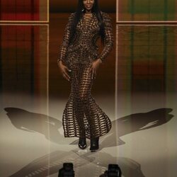 Naomi Campbell en el desfile primavera/verano 2022 de Balmain