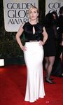 Kate Winslet vestida con un 'black and white' look de Jenny Packham en la alfombra roja de los Globos de Oro 2012