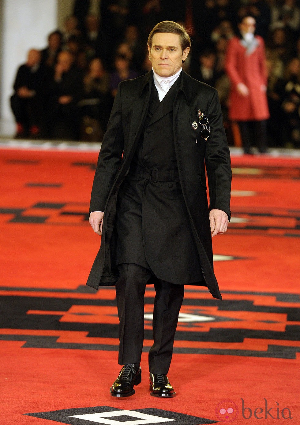 Willem Dafoe desfila para Prada en la semana de la moda de Milán
