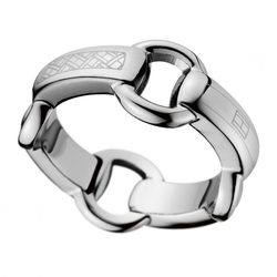 Anillo plateado de la colección 'San Valentín' de la firma Tommy Hilfiger