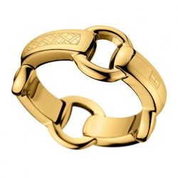 Anillo dorado de la colección 'San Valentín' de la firma Tommy Hilfiger