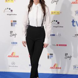 Beatriz Montáñez con look garçon en blanco y negro