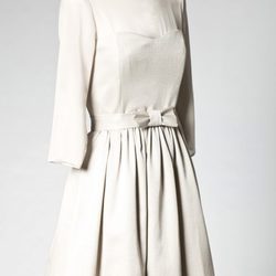 Vestido de manga larga marfil de Caramelo by Antonio Pernas