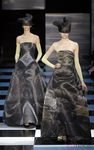 Vestidos de noche en negro con print animal de Armani Privé Alta Costura