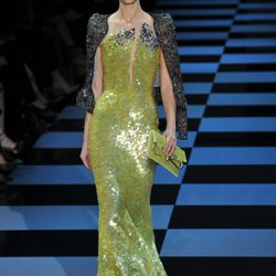 Vestido verde lima con grandes lentejuelas de Armani Privé Alta Costura