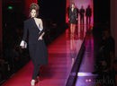 Traje de raya diplomática asimétrico de Jean Paul Gaultier Alta Costura