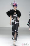 Vestido semitransparente con mariposas de Elisa Palomino en la Madrid Fashion Week