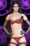 Conjunto rojo del desfile de Andrés Sardá en Fashion Week Madrid