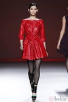 Vestido rojo de cuero de la colección otoño/invierno 2012/2013 de Amaya Arzuaga
