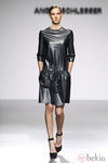 Vestido de cuero de la colección otoño/invierno 2012/2013 de Ángel Schlesser