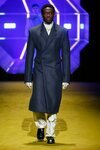 Damson Idris desfilando para Prada otoño/invierno 2022/2023