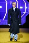 Kyle MacLachlan desfilando para Prada otoño/invierno 2022/2023