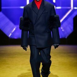 Filippo Scotti desfilando para Prada otoño/invierno 2022/2023