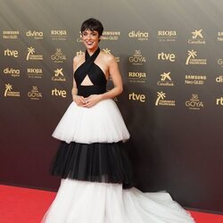 Belén Cuesta con un diseño de Carolina Herrera en los Goya 2022