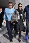 Bella Hadid tras el desfile de Max Mara o/i 2022/2023 en Milán