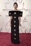 Maggie Gyllenhaal de Schiaparelli en los Premios Oscar 2022