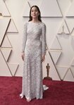 Alana Haim de Louis Vuitton en los Premios Oscar 2022