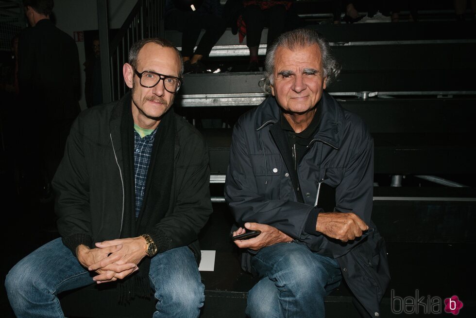 Terry Richardson y Patrick Demarchelier en París durante un desfile de Saint Laurent en 2015