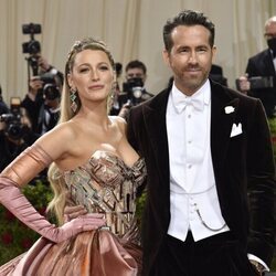 Blake Lively y Ryan Reynolds en la MET Gala 2022