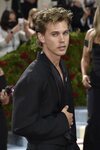 Austin Butler de Prada en la MET Gala 2022
