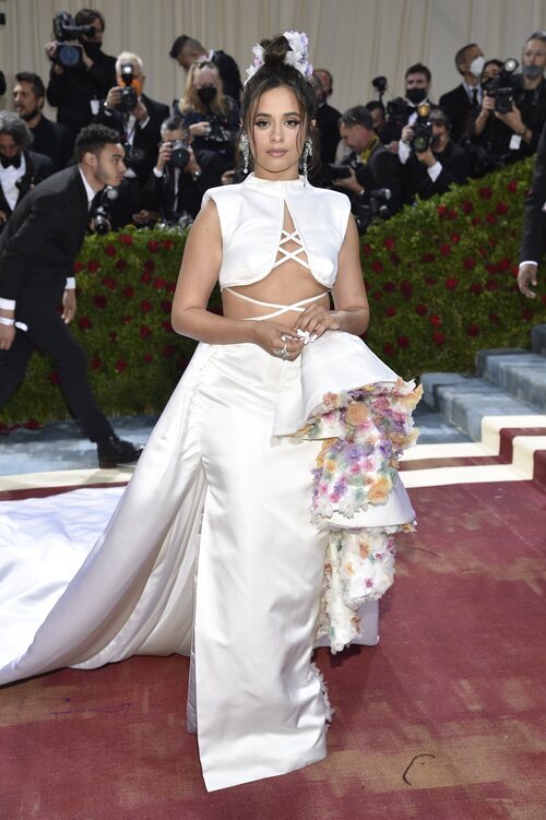 Camila Cabello de Prabal Gurung en la MET Gala 2022