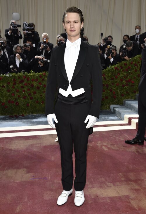 Ansel Elgort en la MET Gala 2022