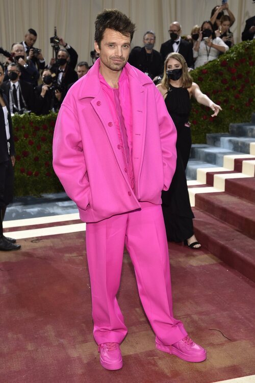 Sebastian Stan de Valentino en la MET Gala 2022