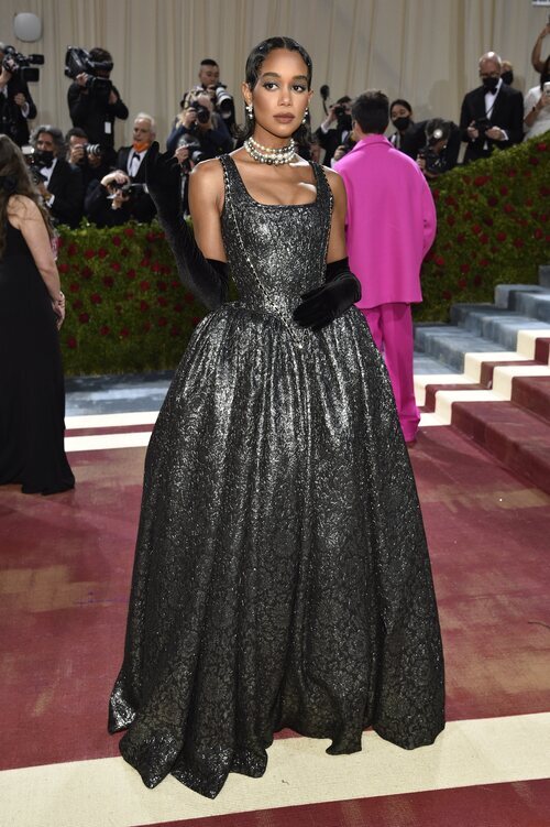 Laura Harrier en la MET Gala 2022