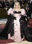 Nicola Coughlan en la MET Gala 2022