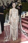 Dove Cameron en la MET Gala 2022
