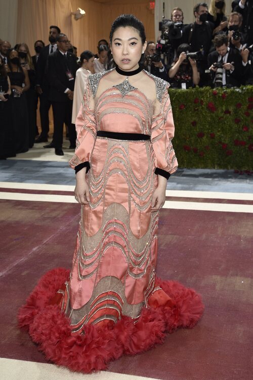 Awkwafina de Gucci en la MET Gala 2022