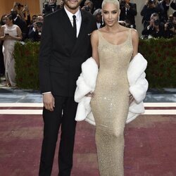 Kim Kardashian y Pete Davidson en la MET Gala 2022