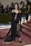 Bella Hadid de Burberry en la MET Gala 2022