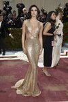 Sara Sampaio de Michael Kors en la MET Gala 2022