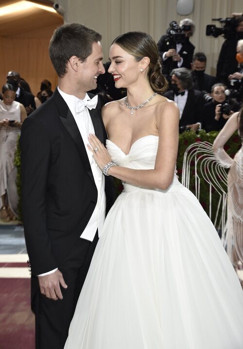 Evan Spiegel y Miranda Kerr en la MET Gala 2022
