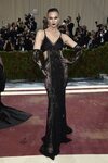Karlie Kloss de Givenchy en la MET Gala 2022