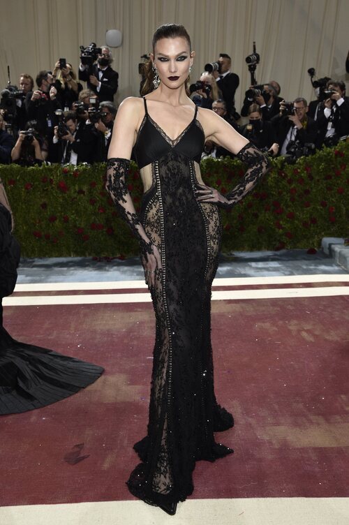 Karlie Kloss de Givenchy en la MET Gala 2022