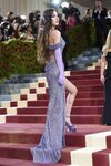 Olivia Rodrigo de Versace en la MET Gala 2022