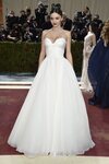 Miranda Kerr de Oscar de la Renta en la MET Gala 2022