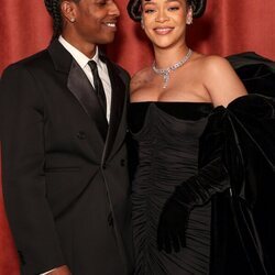 A$AP Rocky y Rihanna en los Globos de Oro 2023