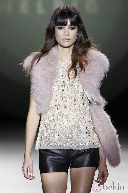 Shorts de cuero negro de Teresa Helbig en la Madrid Fashion Week
