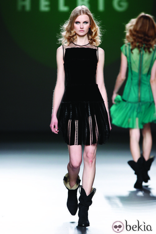 Little black dress en terciopelo de la colección otoño/invierno 2012/2013 de Teresa Helbig