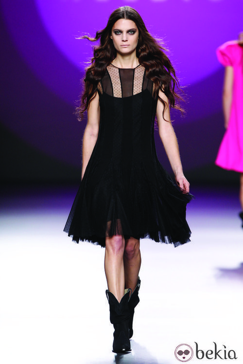Vestido de tul negro de la colección otoño/invierno 2012/2013 de Teresa Helbig
