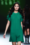 Vestido verde con volante tableado de la colección otoño/invierno 2012/2013 de Teresa Helbig