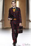 Traje con estampado tartán para hombre de Ana Locking en Fashion Week Madrid 