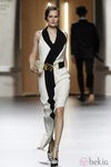 Vestido esmoquin en blanco y negro de Ana Locking en Fashion Week Madrid 