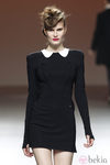 Vestido esmoquin de Kina Fernández en la Fashion Week Madrid