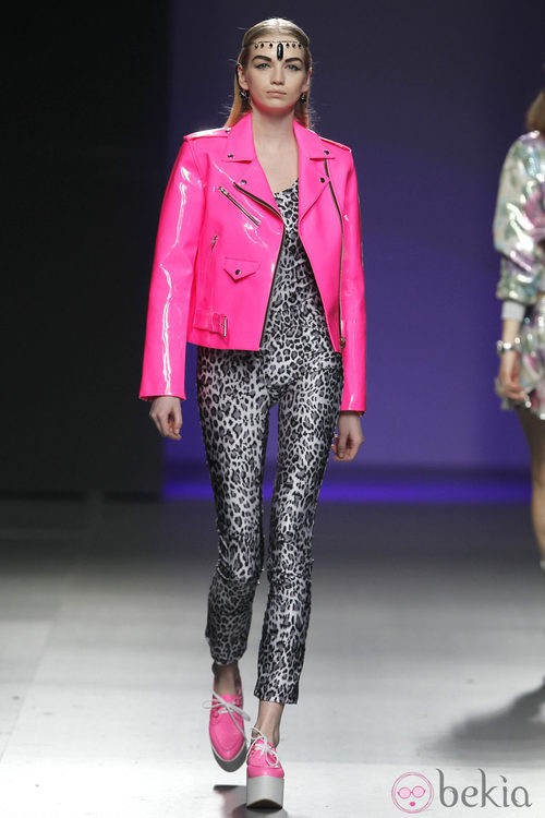 Chaqueta charol rosa de la colección otoño/invierno 2012/2013 de María Escoté