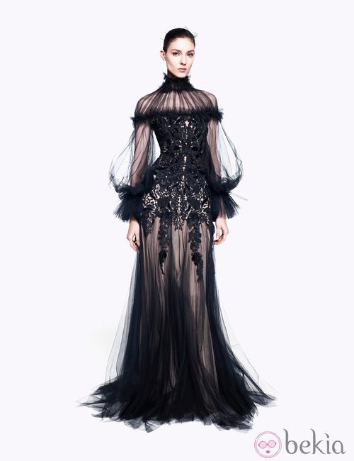 Vestido negro de tul transparente de la colección pre-fall 2012 de Alexander McQueen