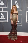 Nicole Kidman vestida de Jean Paul Gaultier en la alfombra roja de los Grammy 2011